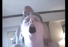 性感的青少年在卧室里的青少年 最好的热性